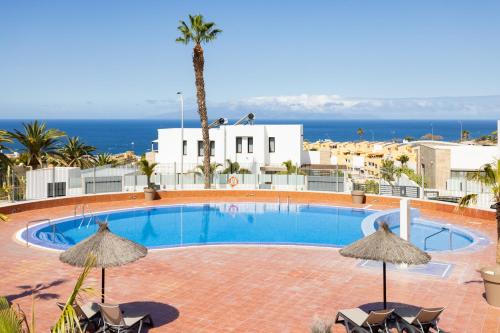 Sea & Pool view apt in Costa Adeje