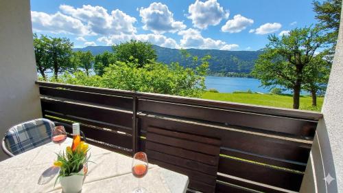 MARIA Seeblick Appartement, Haus Hänsel u Gretel am Ossiacher See mit direktem Seezugang, Hallenbad