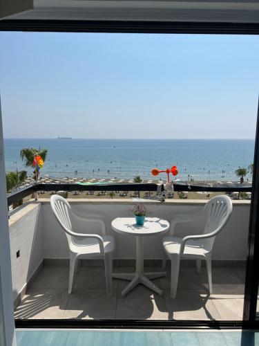 Foto Finikoudes Sunrise Sea View Lux 5