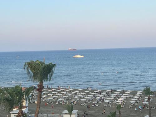 Foto Finikoudes Sunrise Sea View Lux 1