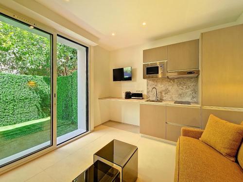 Nestor&Jeeves -JARDIN CORAIL - Terrace, AC, Walk to beach