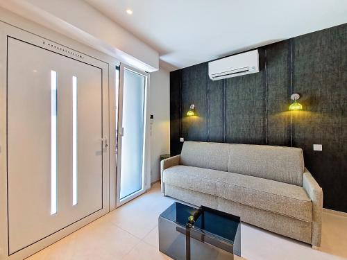 Nestor&Jeeves -STUDIO TILLEUL - Central Nice, AC, Walk to beach