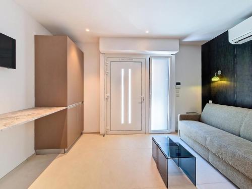 Nestor&Jeeves -STUDIO TILLEUL - Central Nice, AC, Walk to beach