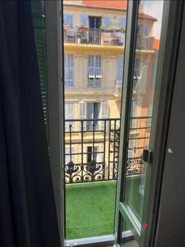 En balkon eller terrasse på 2P Centre Ville