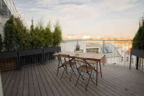 Penthouse with a terrace near Schonbrunn Palace
