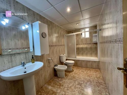 Primera Línea de playa Voramar BookApartments