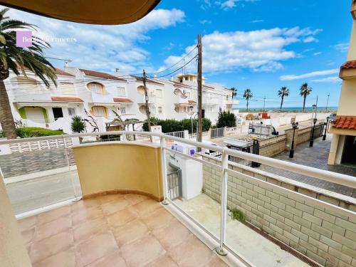 Primera Línea de playa Voramar BookApartments