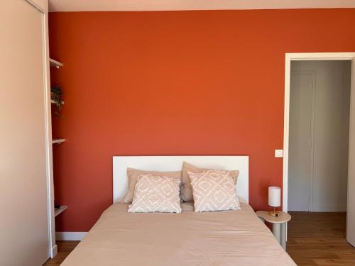 Grand T2 calme avec balcon, proche plages et gares