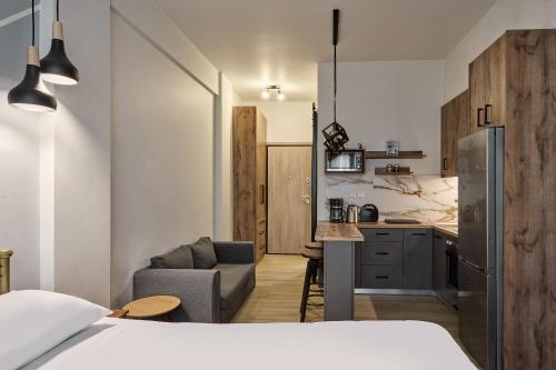 Condo next to metro st Athens!