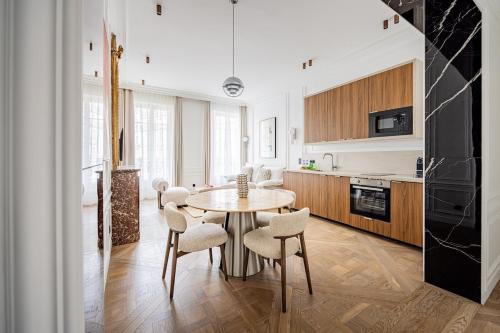 3Bedrooms-Halles- 8people-EtienneMarcel-Paris01-AC