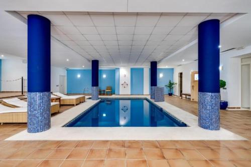Apartment by Puerto Banus - with parking