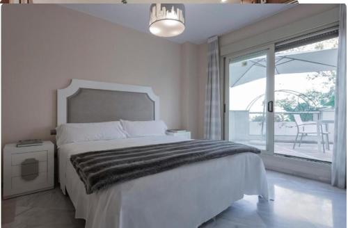Apartment by Puerto Banus - with parking