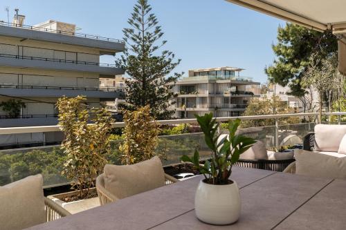 Elegant Suite a Stylish 3BR in Glyfada Center
