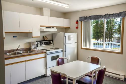 Gallery image of Blue River Motel in Blue River