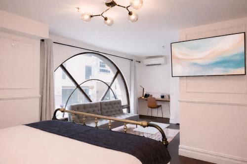 Llit o llits en una habitació de Life Hotel New York