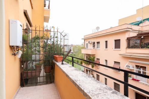 Casa Verde - Tiber View Balcony in Testaccio the heart of Rome
