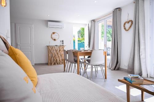 RIVA LOVA, terrasse plein sud, plage à pied, 4 à 6 personnes