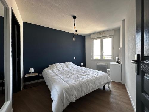 Appartement lumineux avec terrasse et vue imprenable sur l'étang de Thau