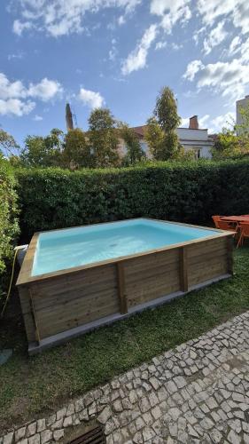 Exclusive Townhouse with Garden, Pool & Park - Lisbon