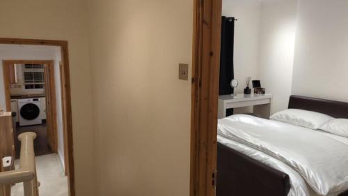 Fully-equipped flat in the city of London photo 25