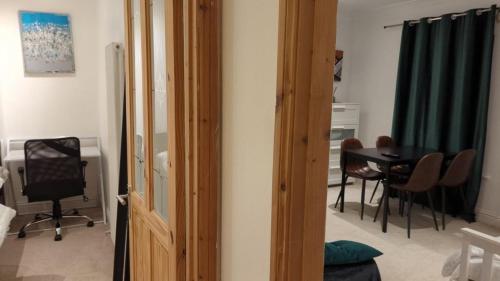 Fully-equipped flat in the city of London photo 31
