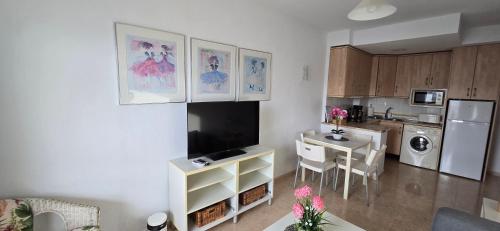 BenalBeach 2 BedRoom Sea View Apartment -Ref 4-419
