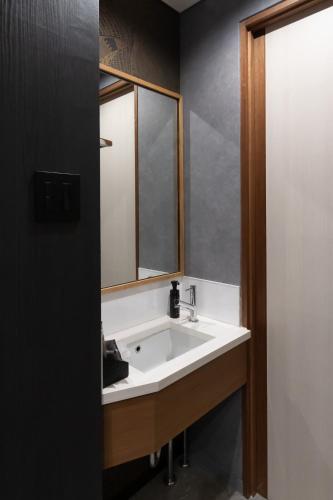 HOTEL Seven