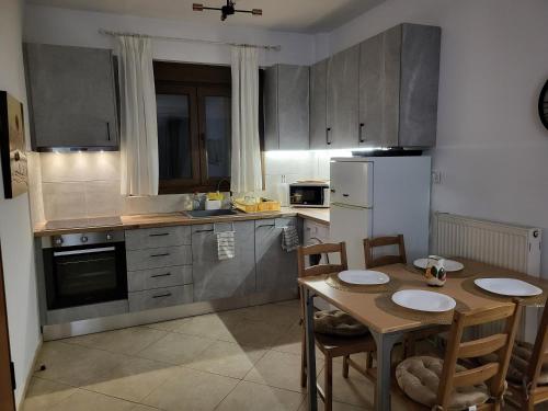Julia Apartment 250m from Sea