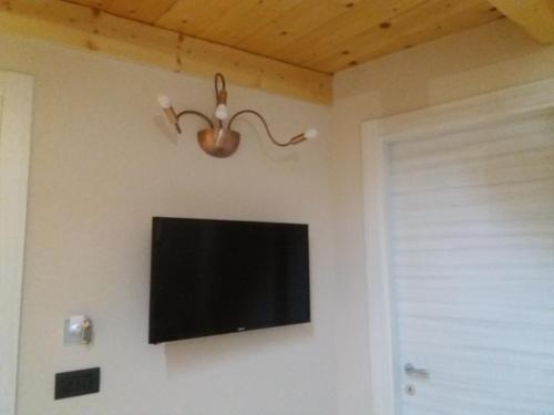 Villa Cocuzzaにあるテレビまたはエンターテインメントセンター