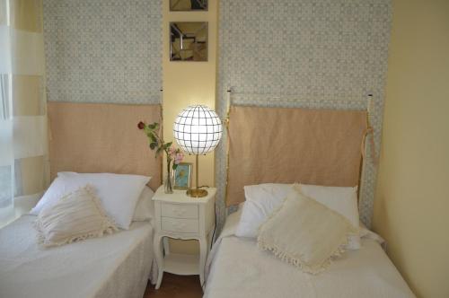 Gallery image of Romantic apartment with free parking in Seville