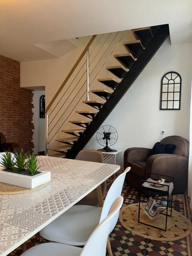 Maison Coeurs de Sologne tesisinde bir oturma alanı