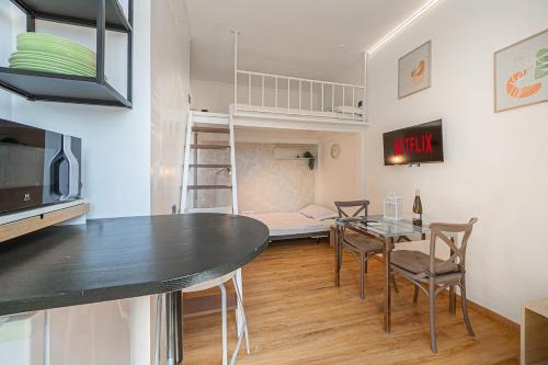 Happy House - Viale Tibaldi