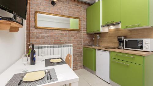 Studio apartment for a city break by Villas Guide