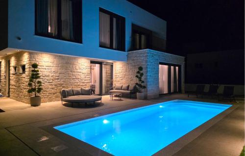 Stunning Home In Seget Donji