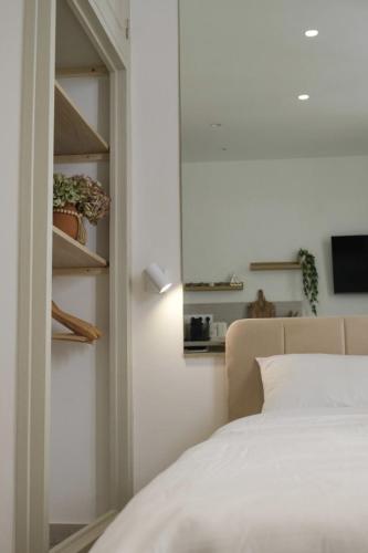 Petite fleur - Studio Vieil Antibes-Plage à 5 min