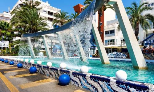 NEW In city center, next to the beach With pool and garage