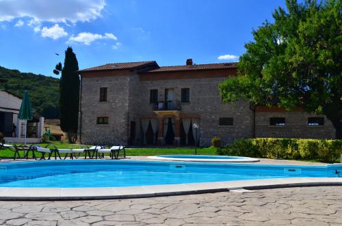 A piscina localizada em Agriturismo Terre di Musignano ou nos arredores