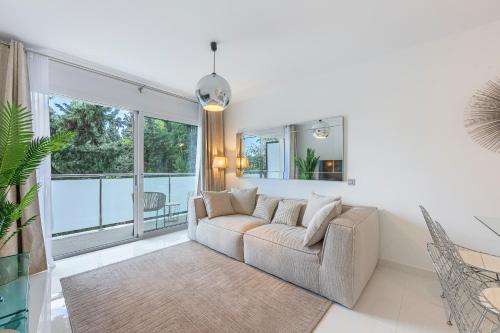 Bright New 2BR apartment 50 m from the beache of Marbella