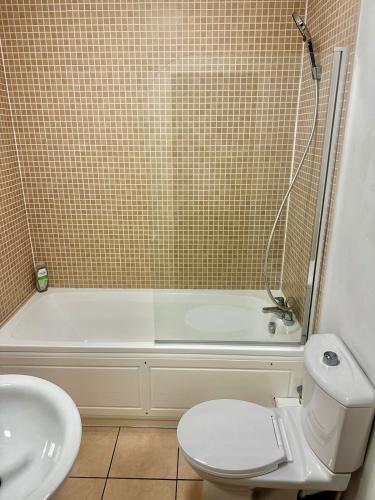 Superb Peaceful 1 bed apartment in St George. photo 18