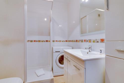 Seaside Accommodation, 100m from the Beach