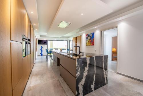 Johan Home T6 Sainte-Maxime