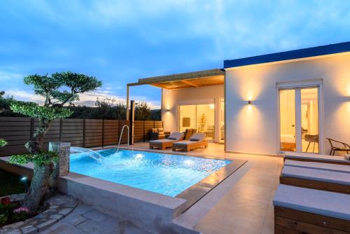 Villa Miranda Blue - 3BD Villa with Private Pool