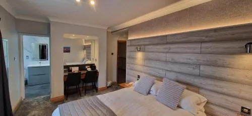 The Royal Hotel photo 16