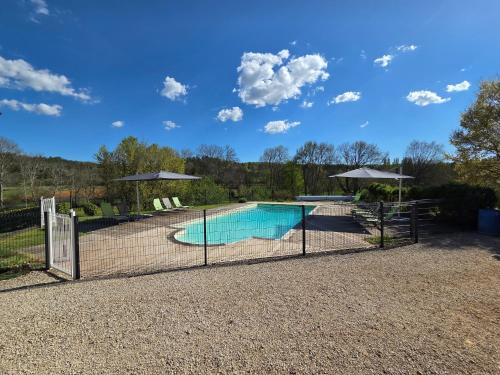 Piscina a Gîte le Pech o a prop