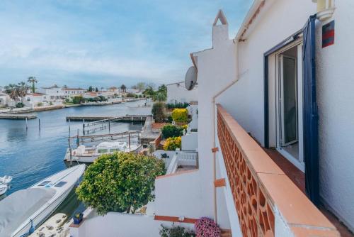 WELCS APARTAMENTO 472 EMP con terraza y parking