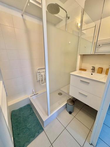 T2 cabine 5 personnes - piscine- proche mer - Clim