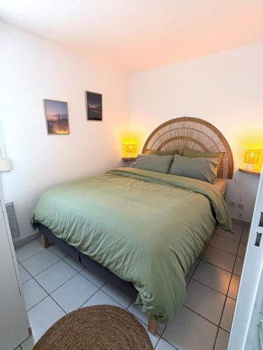 T2 cabine 5 personnes - piscine- proche mer - Clim