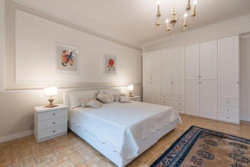 Bargello Apartment With Two Bedroom
