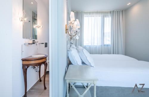 Art Acropolis Apartment Panos