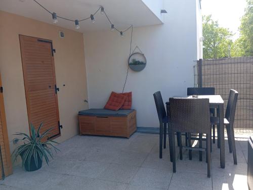 Balcó o terrassa a Le Cocon Chic avec Terrasse